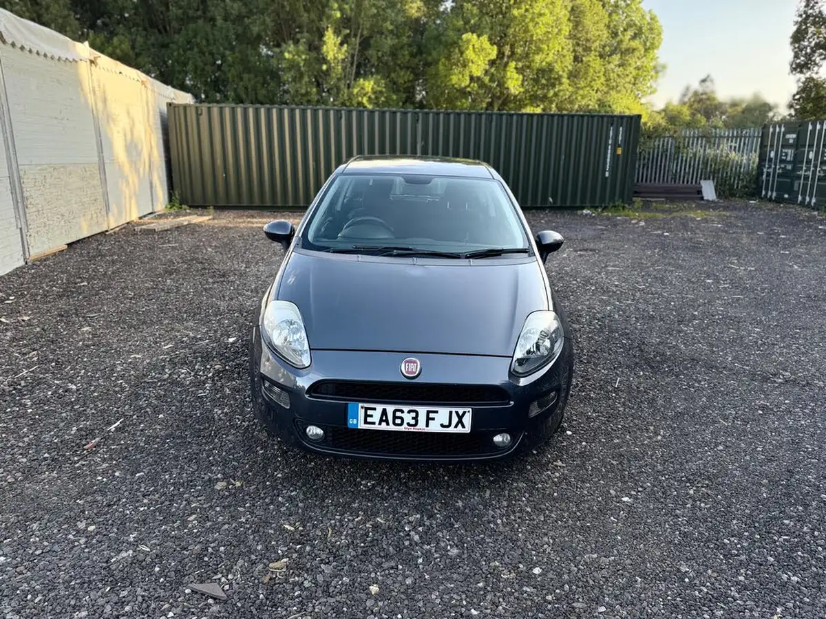 2013-fiat-punto-14-easy-8v-77bhp-ss-3d-big-3