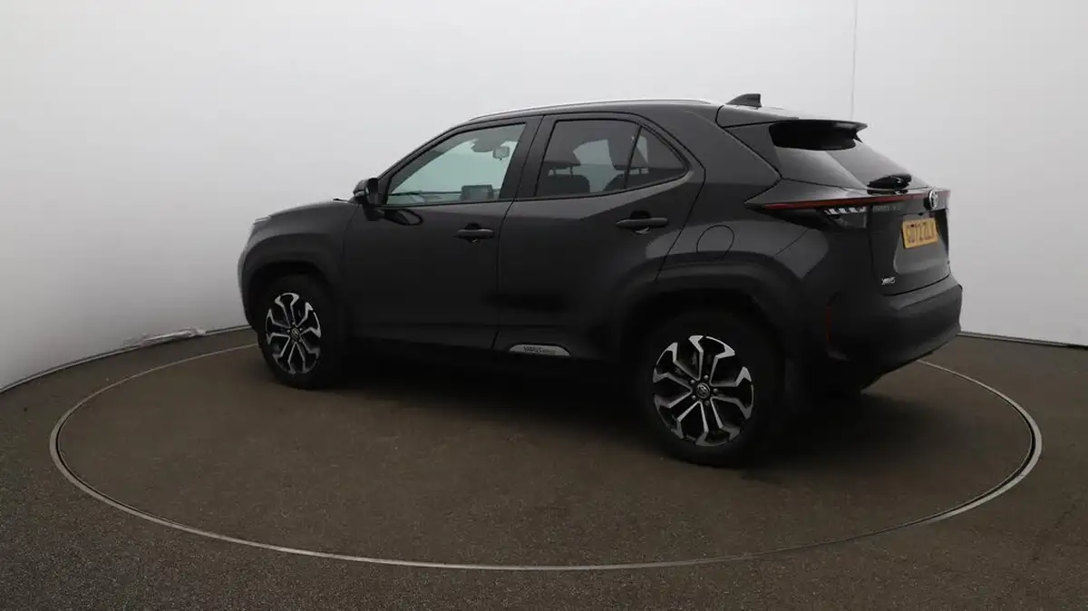 2022-toyota-yaris-cross-15-vvt-i-design-big-36