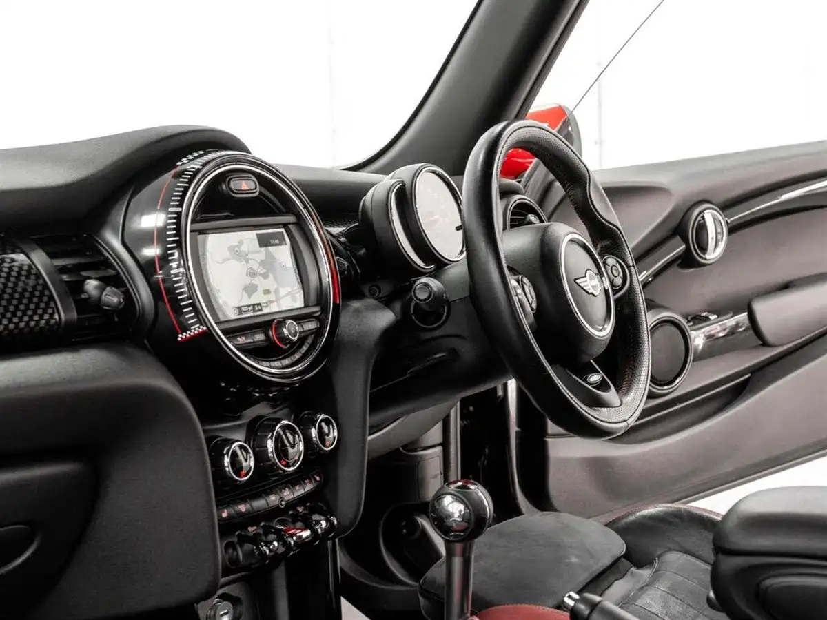2016-mini-cooper-20-cooper-jcw-big-31