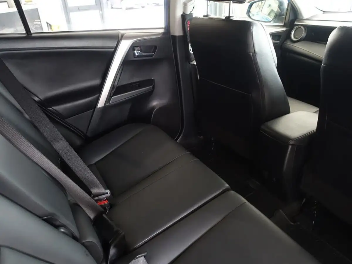 2016-toyota-rav4-20d-4d-excel-big-16