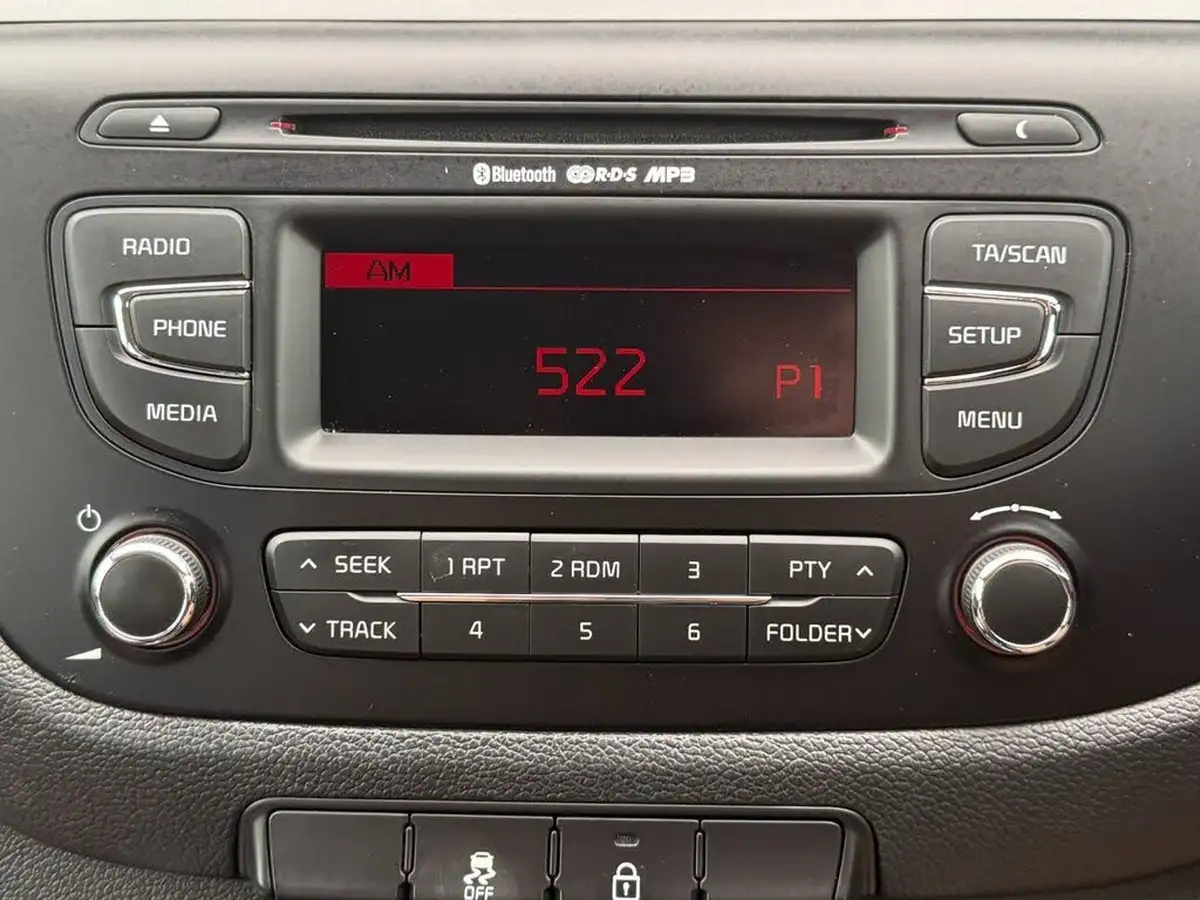 2015-kia-ceed-16crdi-2-hatchback-auto-big-24