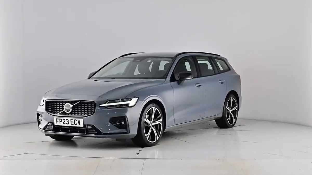 2023-volvo-v60-20-b3-plus-station-wagon-big-57