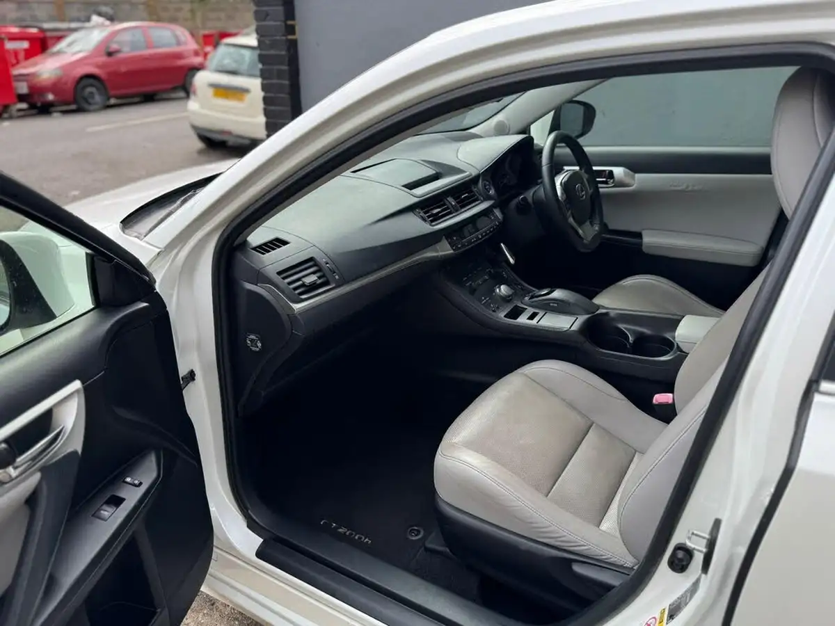 2012-lexus-ct-200h-18-se-l-cruise-big-13