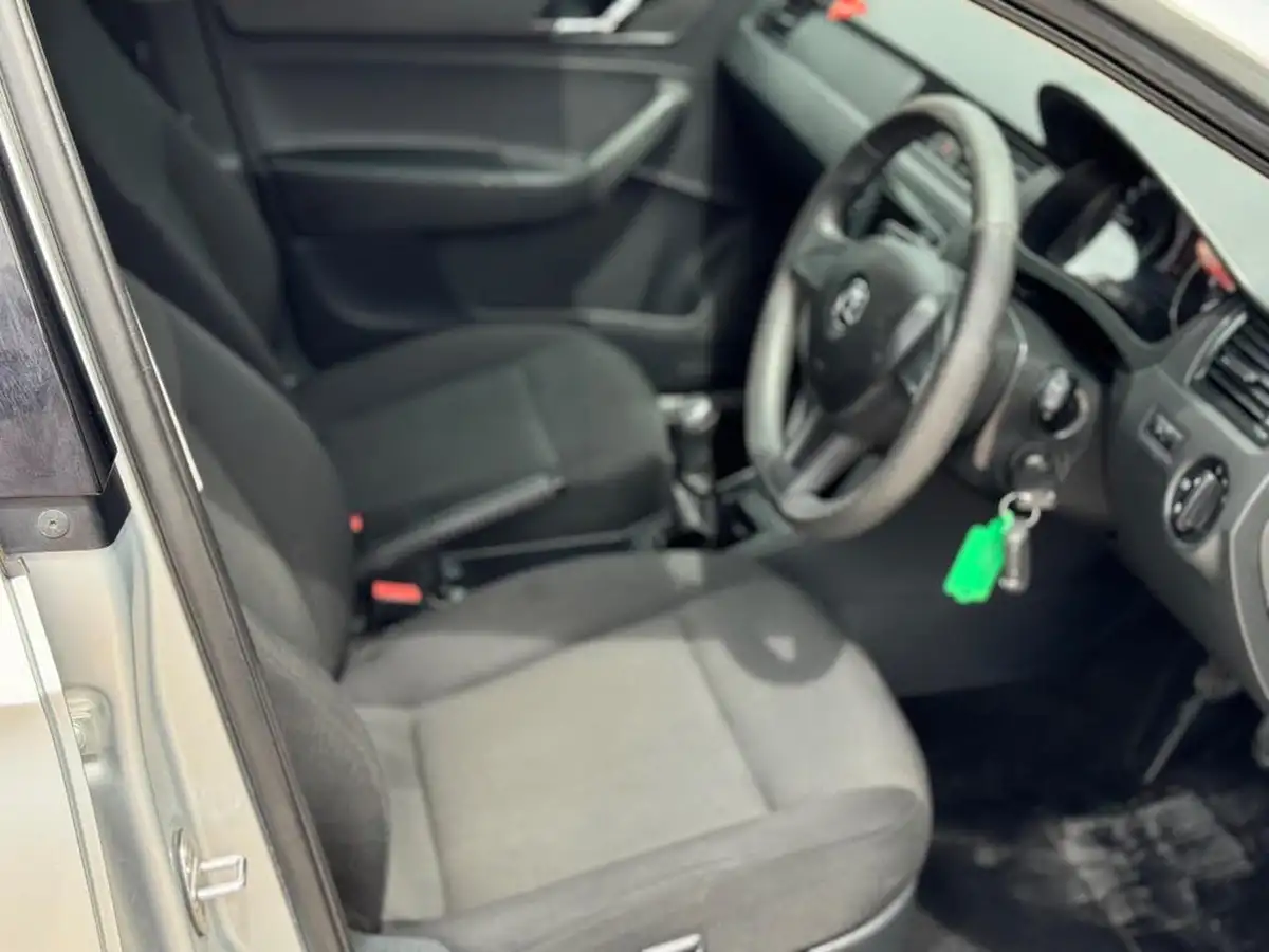 2016-skoda-rapid-spaceback-14tdi-s-big-5