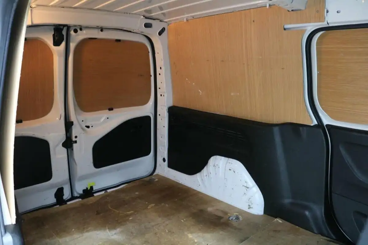 2021-vauxhall-combo-15cdti-dynamic-2300-100pseu6dt-l2h1-panel-big-17