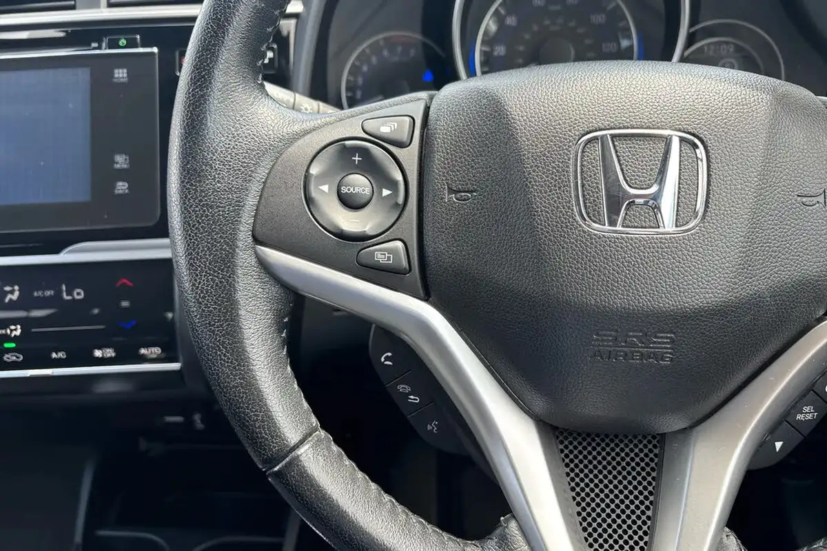 2018-honda-jazz-13-i-vtec-ex-big-13