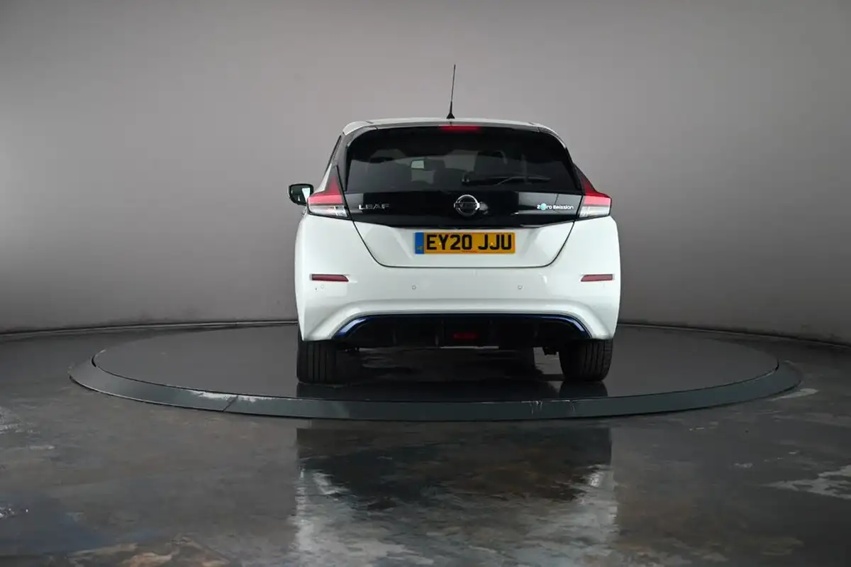 2020-nissan-leaf-e-e-tekna-big-21