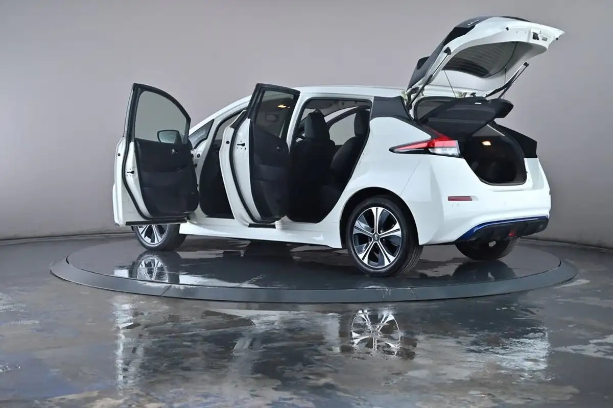 2020-nissan-leaf-e-e-tekna-big-49