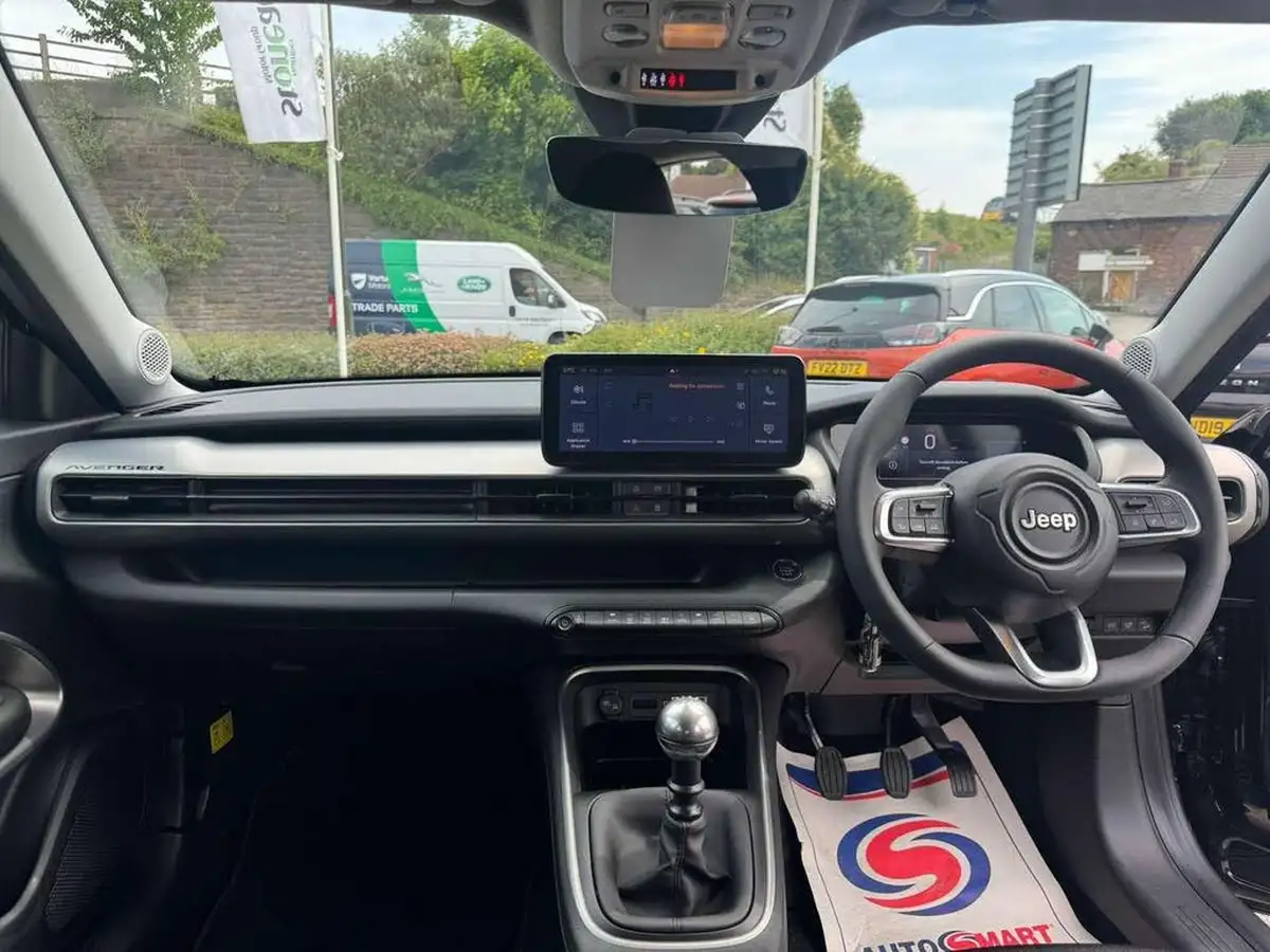 2025-jeep-avenger-12-gse-summit-big-11