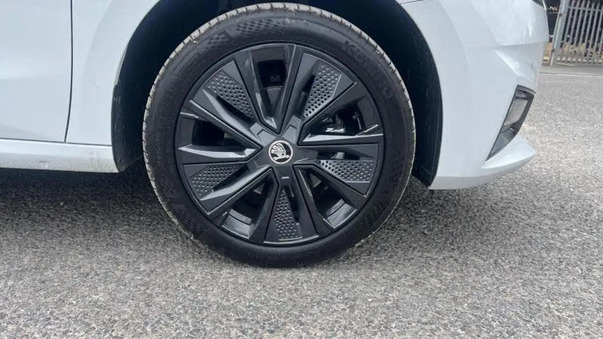 2024-skoda-fabia-10-tsi-colour-edition-116ps-big-9