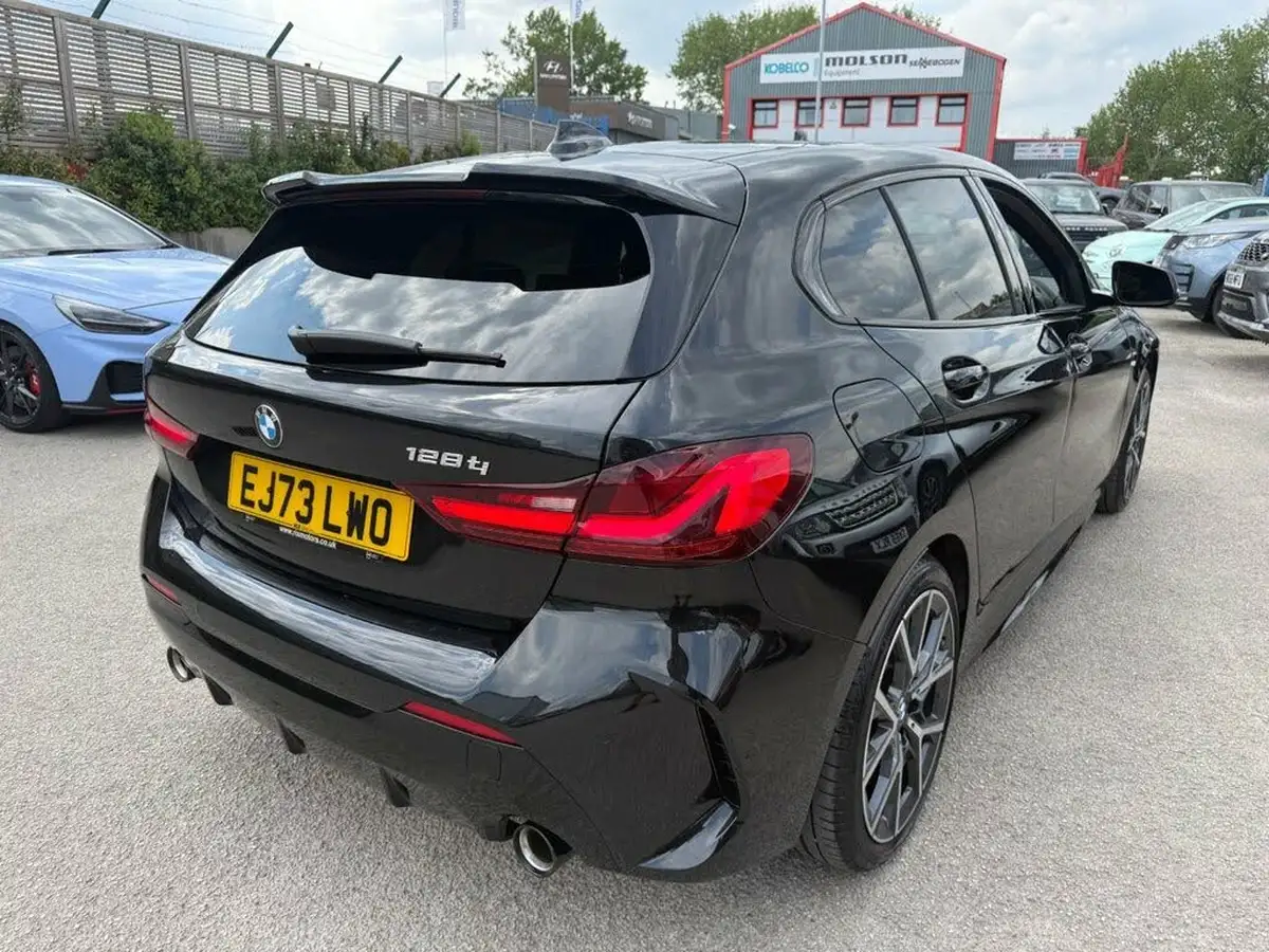 2023-bmw-1-series-20-128ti-lcp-big-8