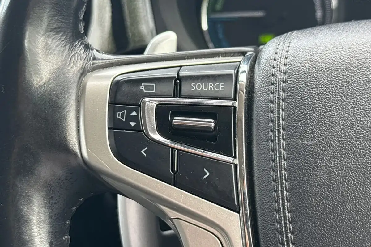 2017-mitsubishi-outlander-20-4hs-phev-5st-big-39