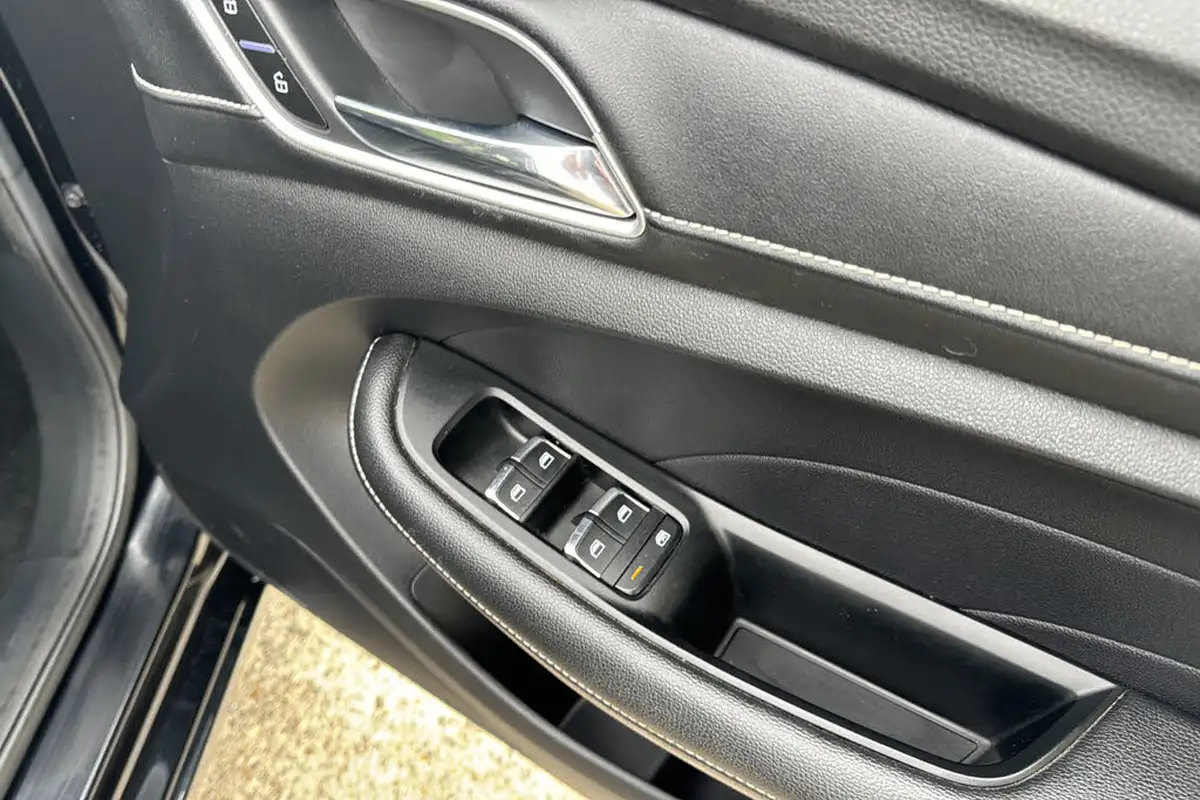 2021-mg-mg5-e-exclusive-ev-big-40