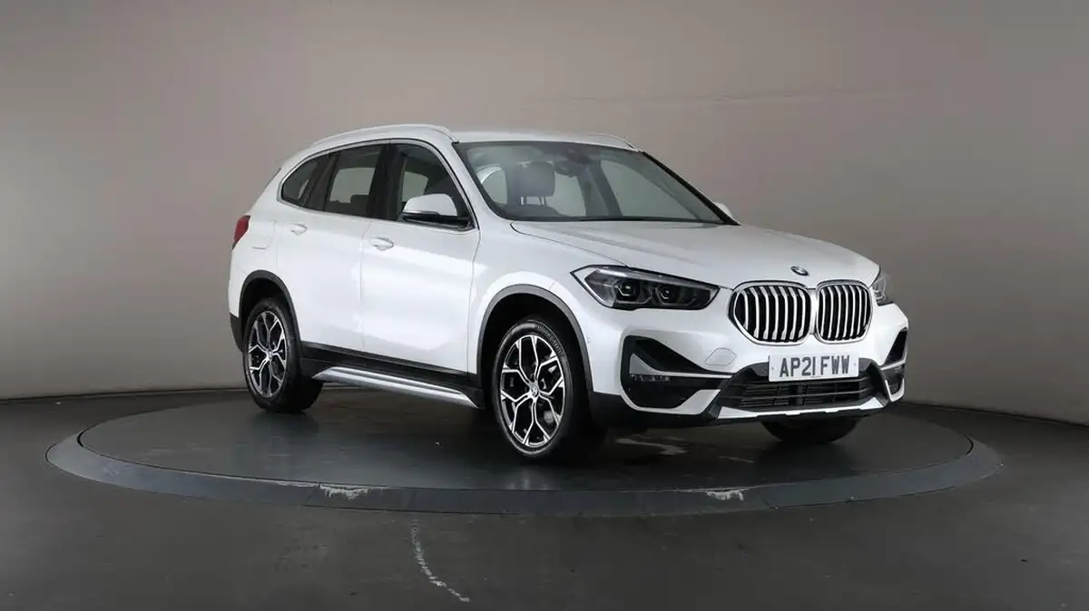 2021-bmw-x1-20td-sdrive18d-xline-big-54