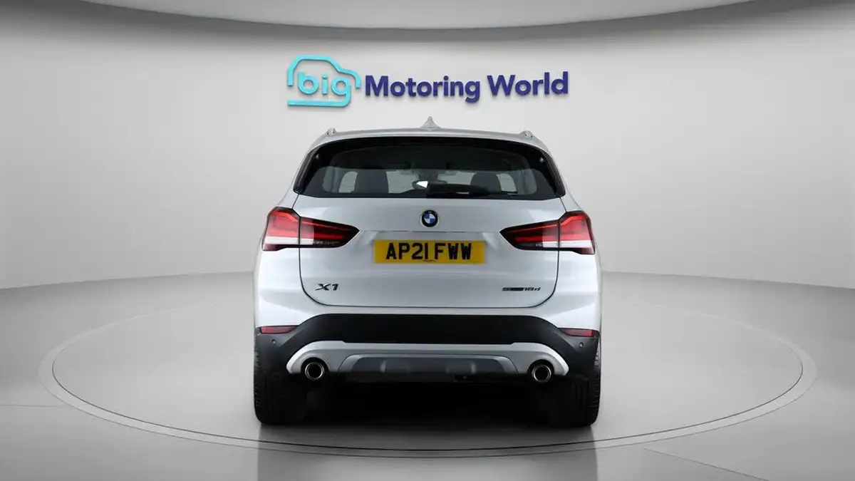 2021-bmw-x1-20td-sdrive18d-xline-big-6