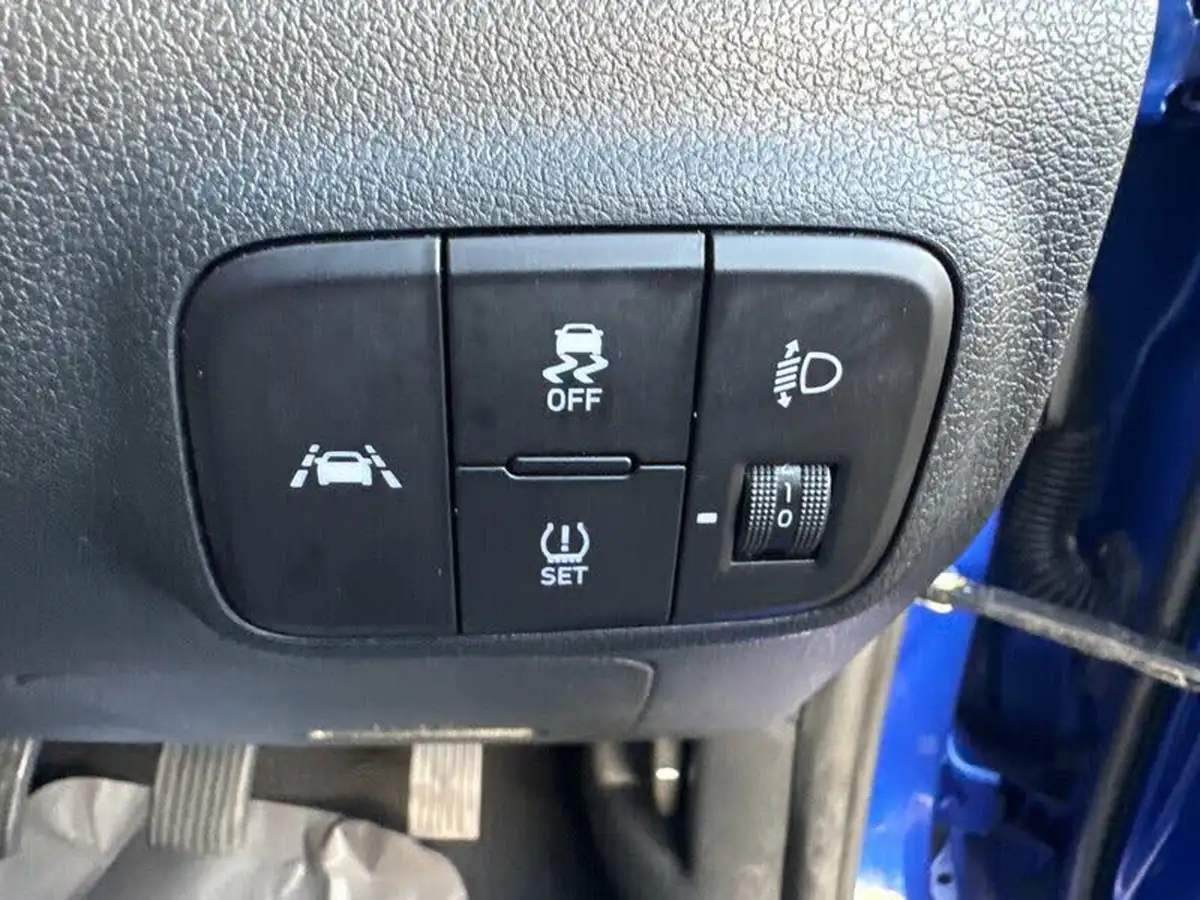 2021-hyundai-i10-10-premium-big-40