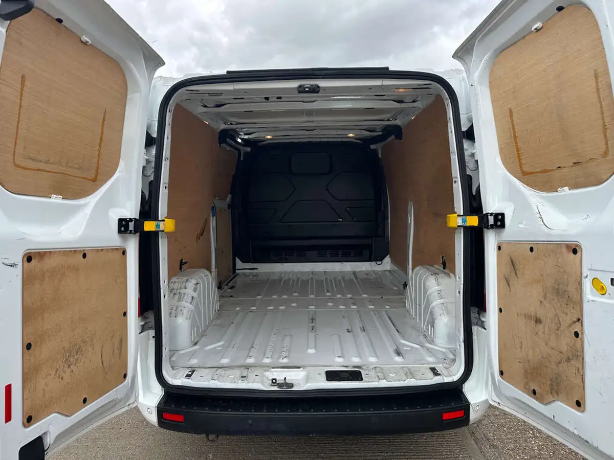 2020-ford-transit-custom-20tdci-300-l1h1-trend-105pseu6dt-panel-van-big-8
