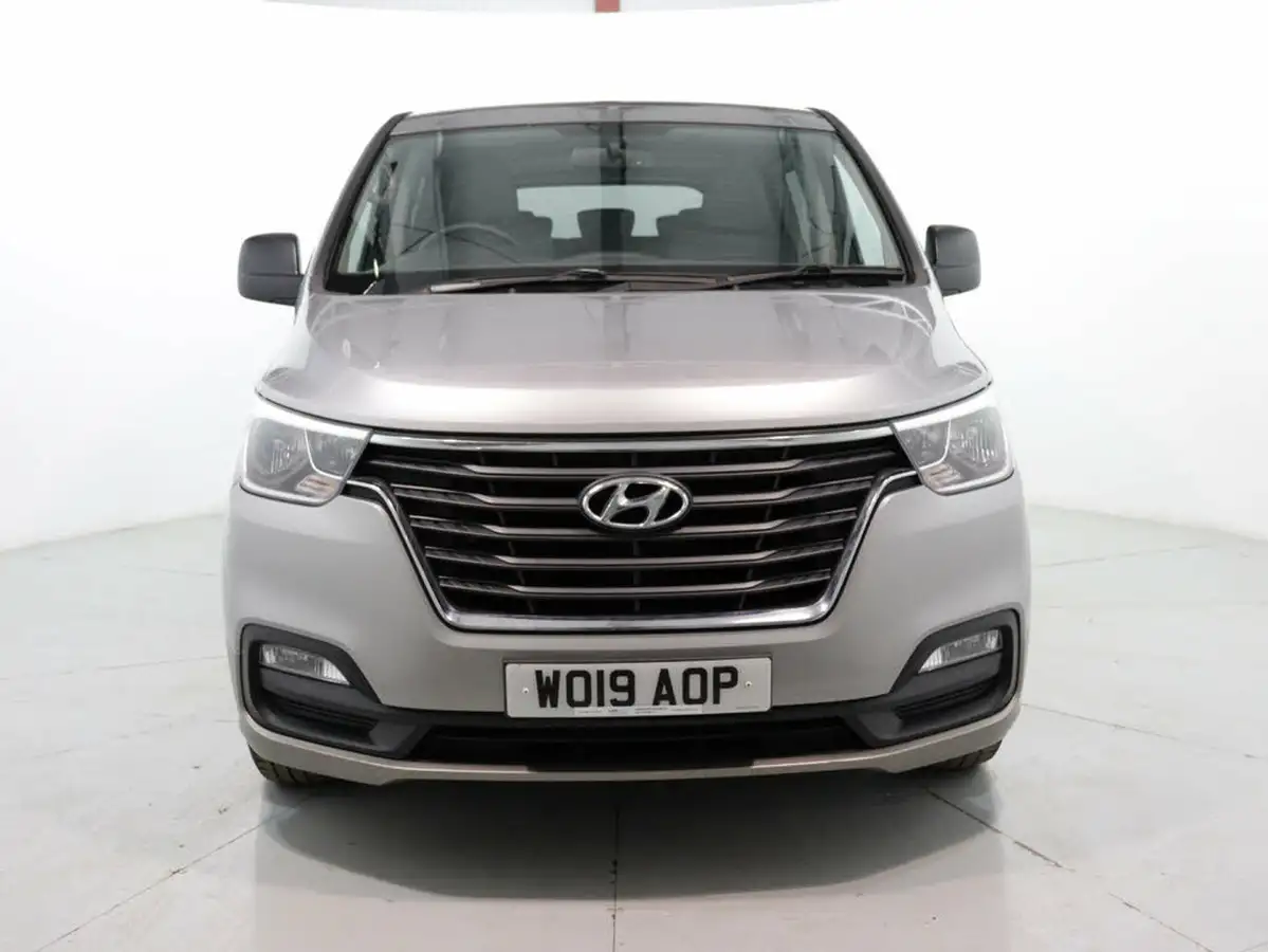 2019-hyundai-i800-25crdi-se-nav-136ps-big-1