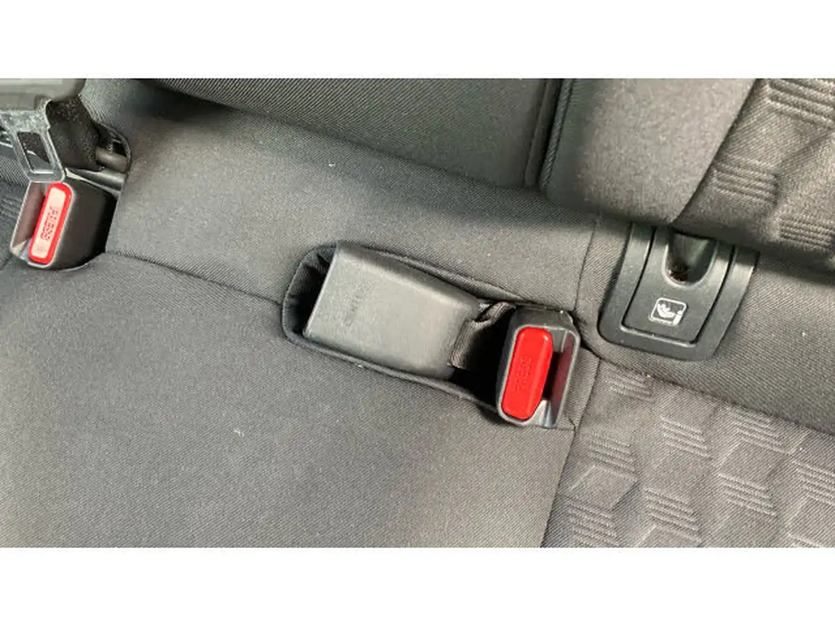 2024-toyota-yaris-15-vvt-i-icon-big-16