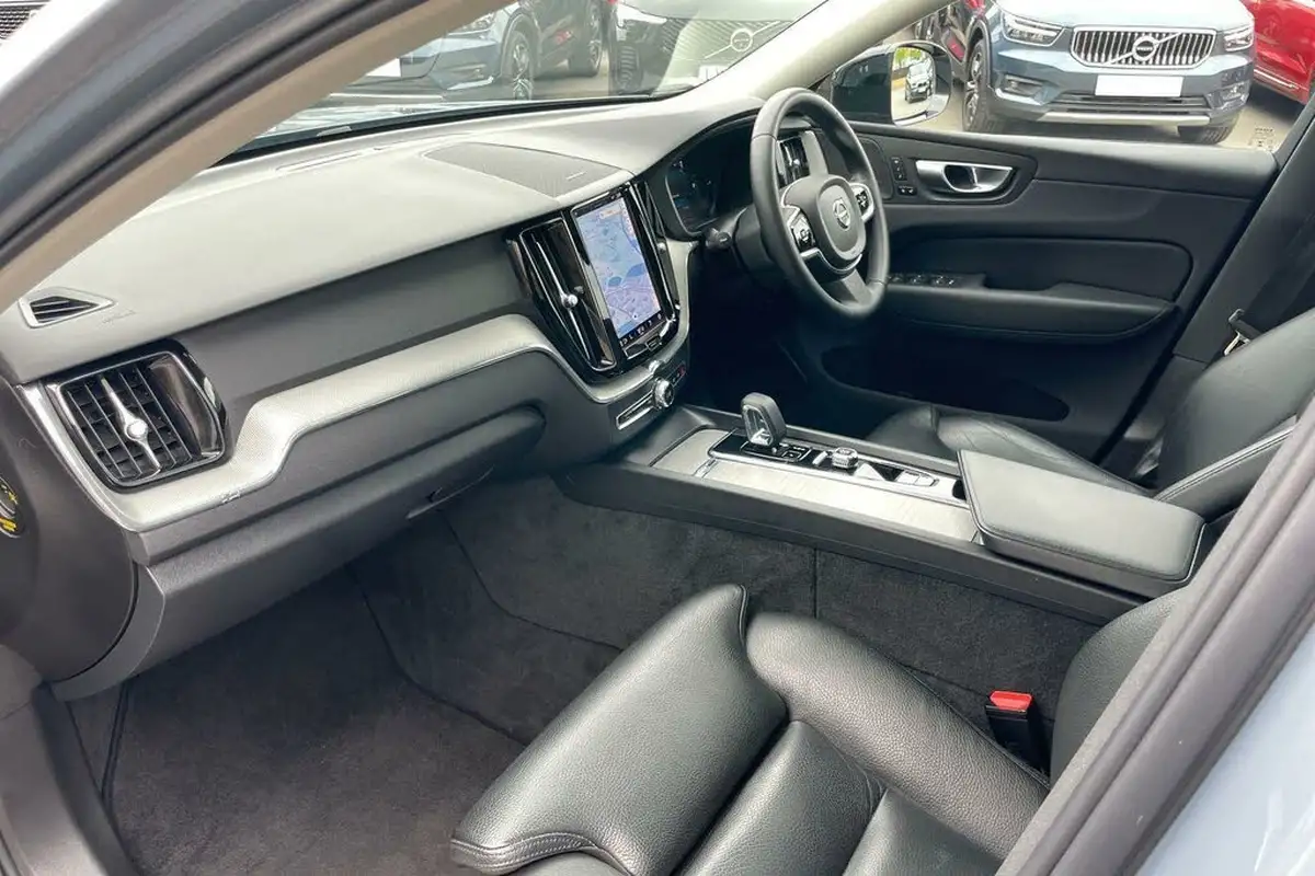 2023-volvo-xc60-20-b5-plus-big-25