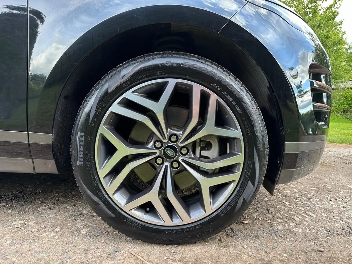2022-land-rover-range-rover-evoque-20-d200-r-dynamic-hse-big-16