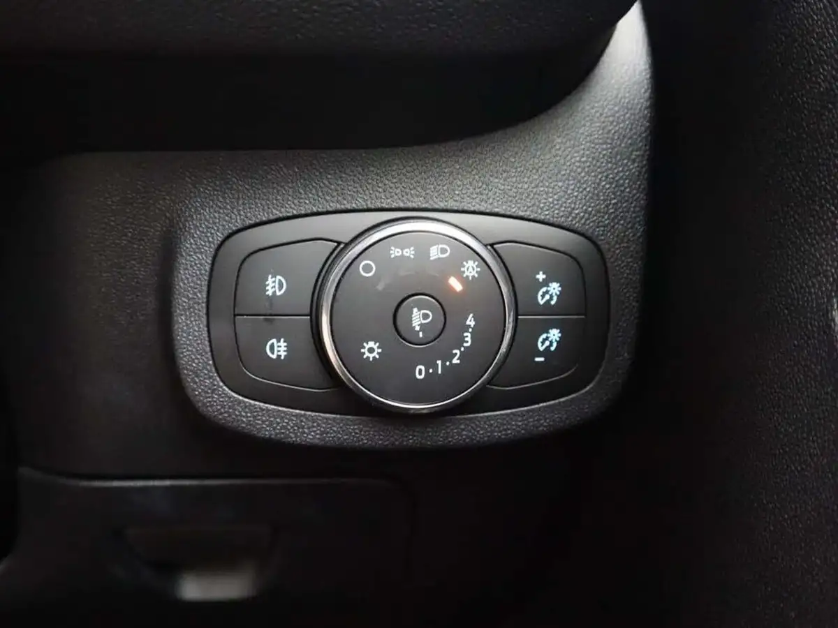 2022-ford-fiesta-10t-active-125ps-hybrid-mhev-powershift-big-37