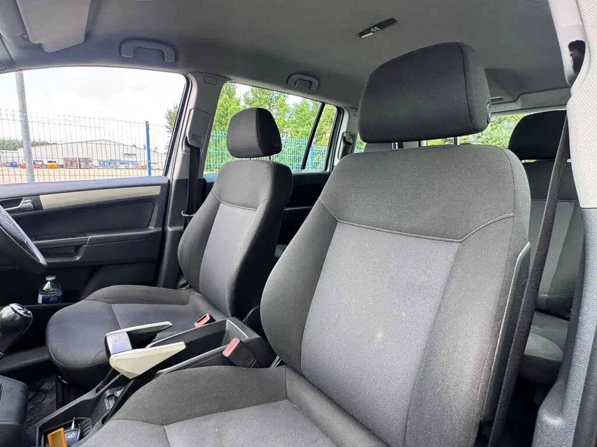 2008-vauxhall-zafira-16-exclusiv-105ps-big-19