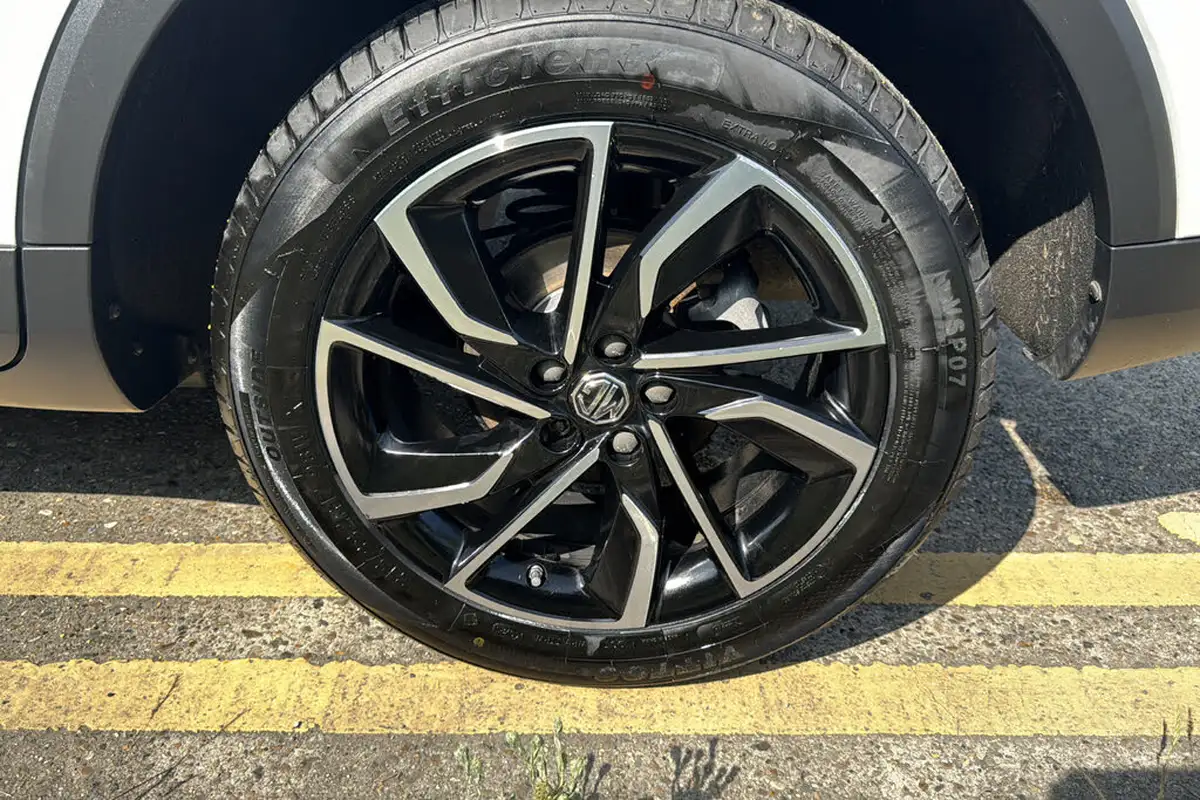 2021-mg-zs-suv-15-vti-tech-exclusive-big-28