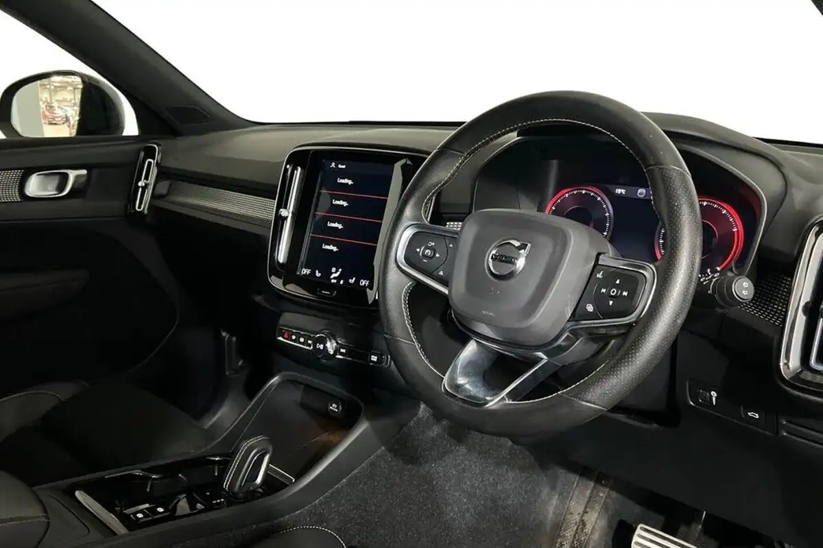 2020-volvo-xc40-20-b5-r-design-pro-big-8