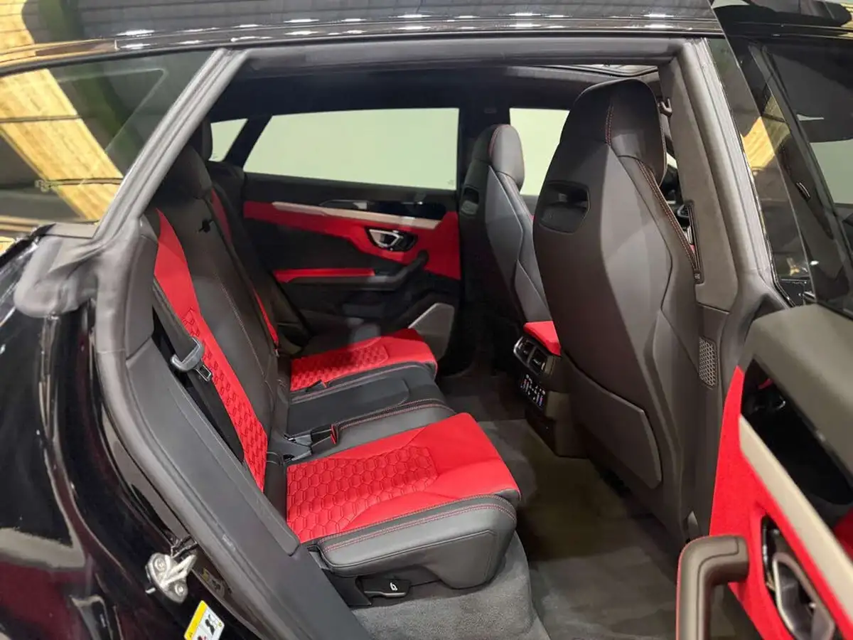 2019-lamborghini-urus-40-no-trim-big-39