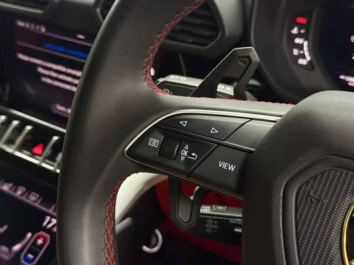 2019-lamborghini-urus-40-no-trim-big-43