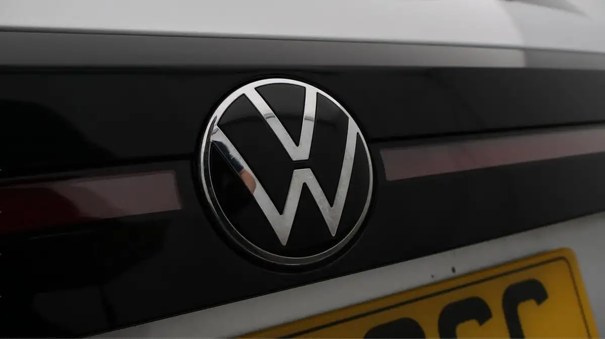 2023-volkswagen-t-cross-10-tsi-black-edition-110ps-dsg-big-21
