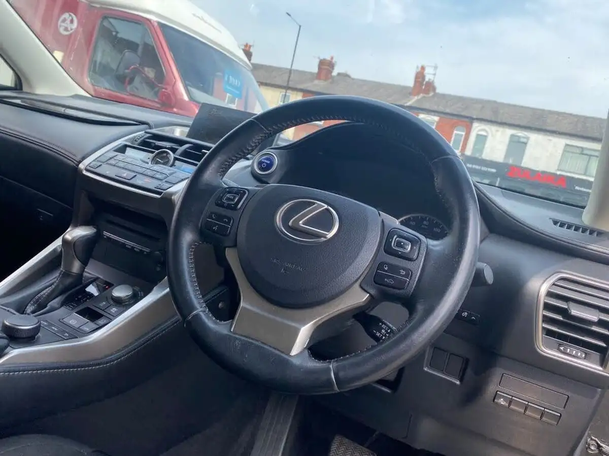 2015-lexus-nx-300h-25-se-194bhp-big-10
