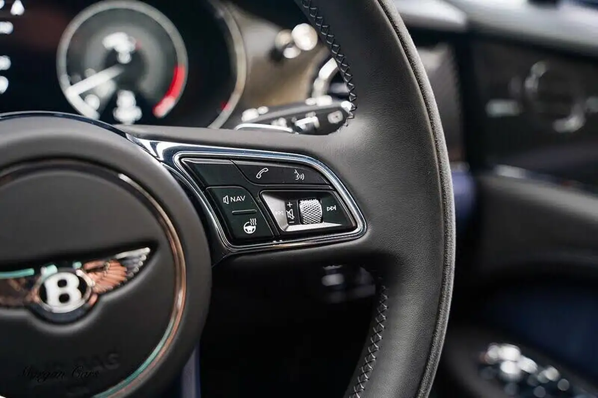 2024-bentley-bentayga-40-v8-s-big-63
