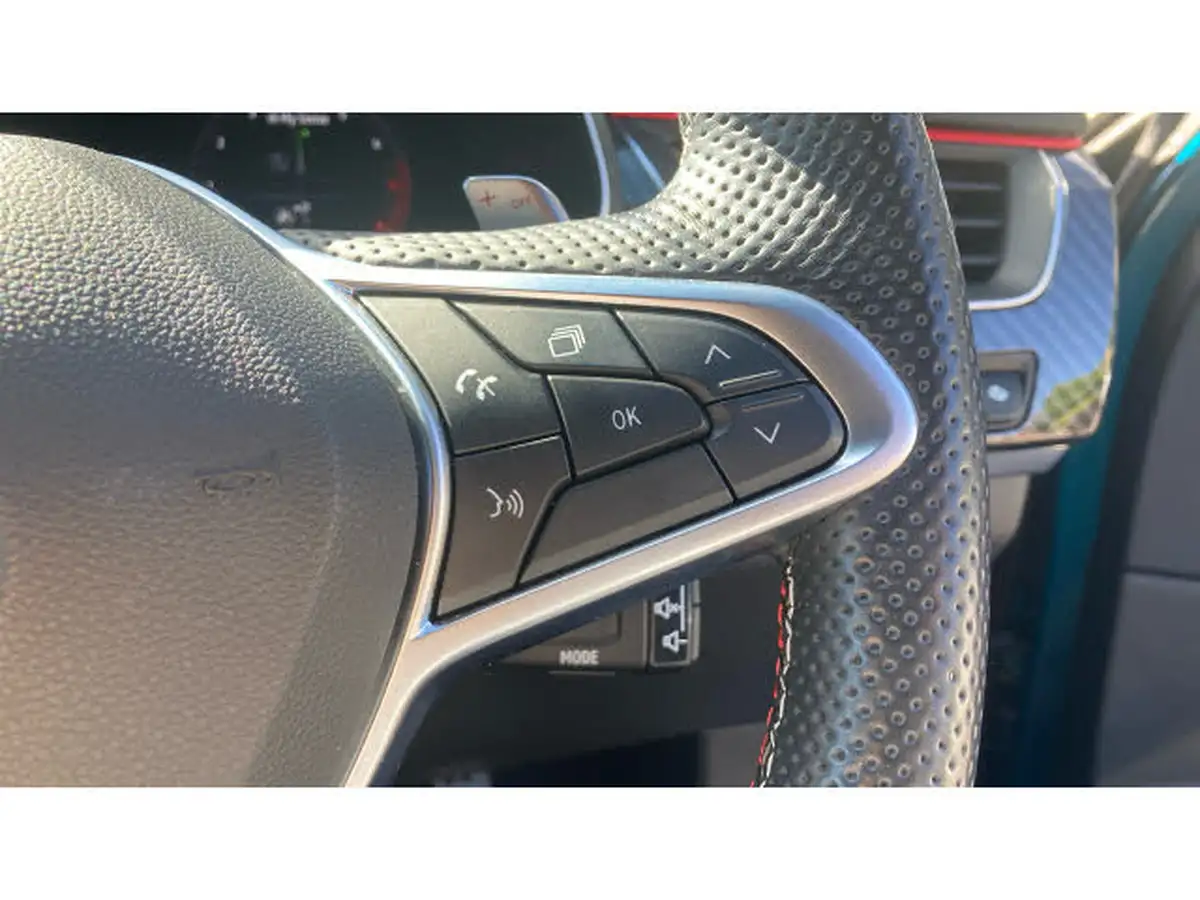 2022-renault-arkana-13-tce-rs-line-big-22