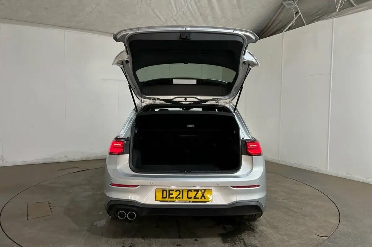 2021-volkswagen-golf-20tdi-gtd-big-40