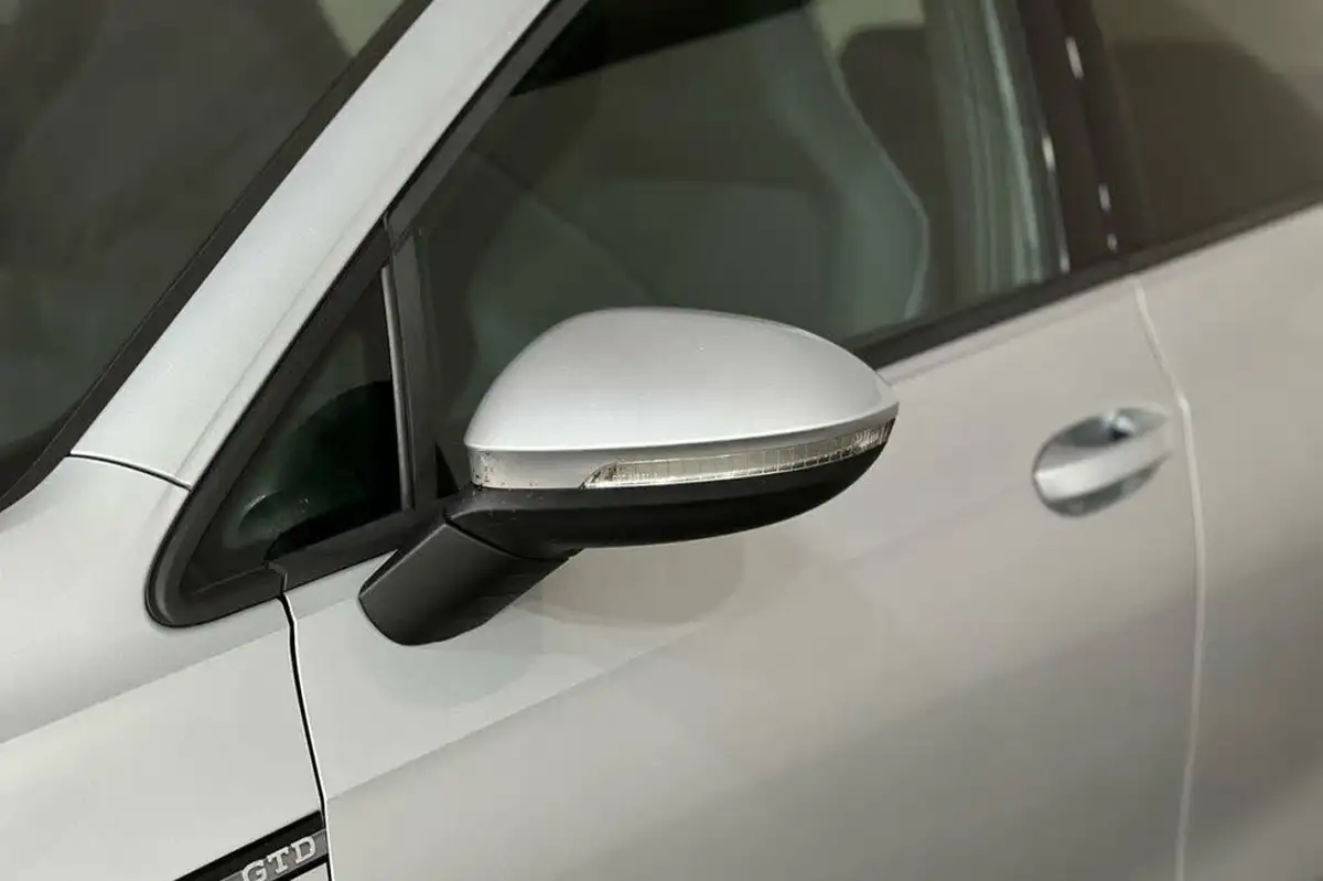 2021-volkswagen-golf-20tdi-gtd-big-16
