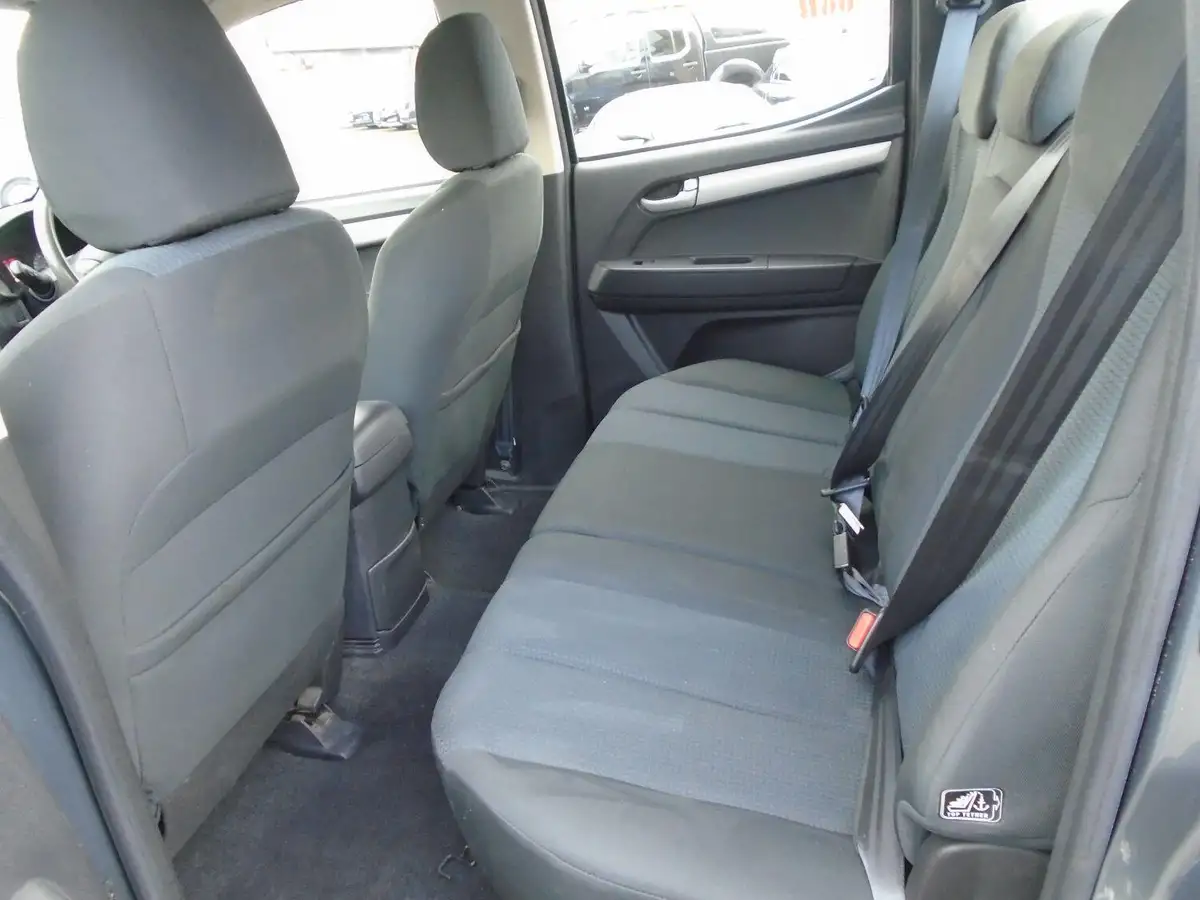 2013-isuzu-d-max-25td-eiger-big-9