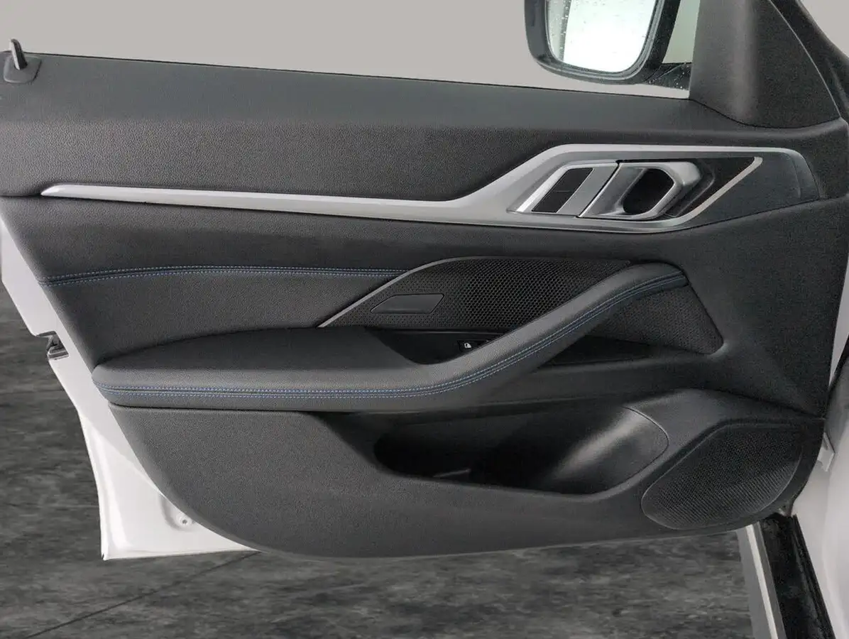 2022-bmw-i4-e-edrive40-m-sport-big-38