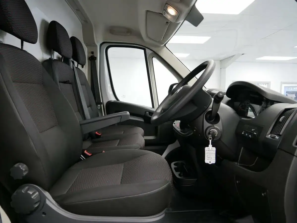 2023-citroen-relay-22bluehdi-35-l3h2-enterprise-edition-panel-big-13