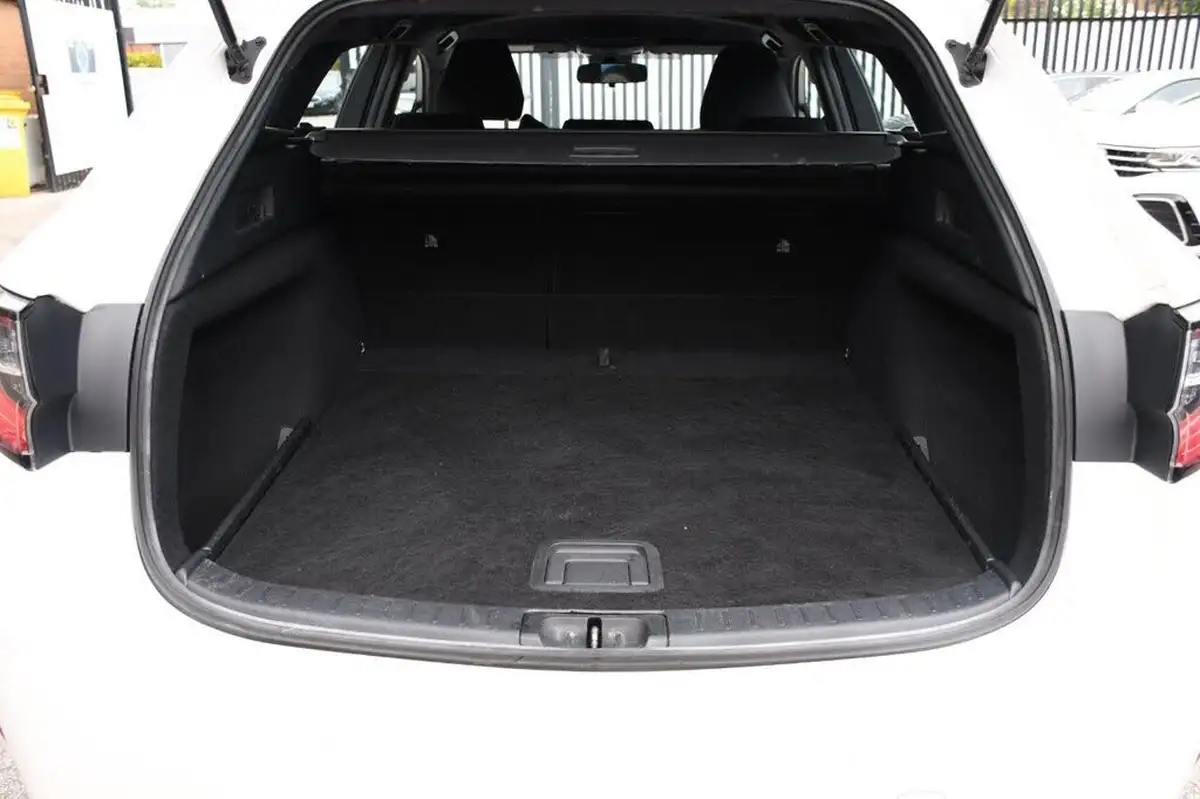 2020-toyota-corolla-18-vvt-i-icon-tech-spare-wheel-touring-sports-5d-big-47