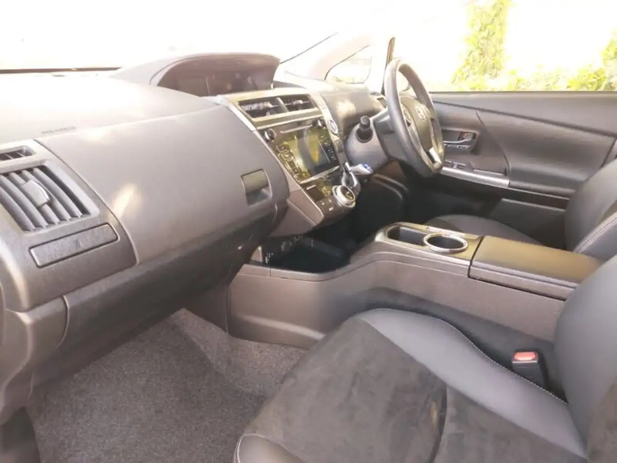 2020-toyota-prius-18-vvt-i-excel-big-4