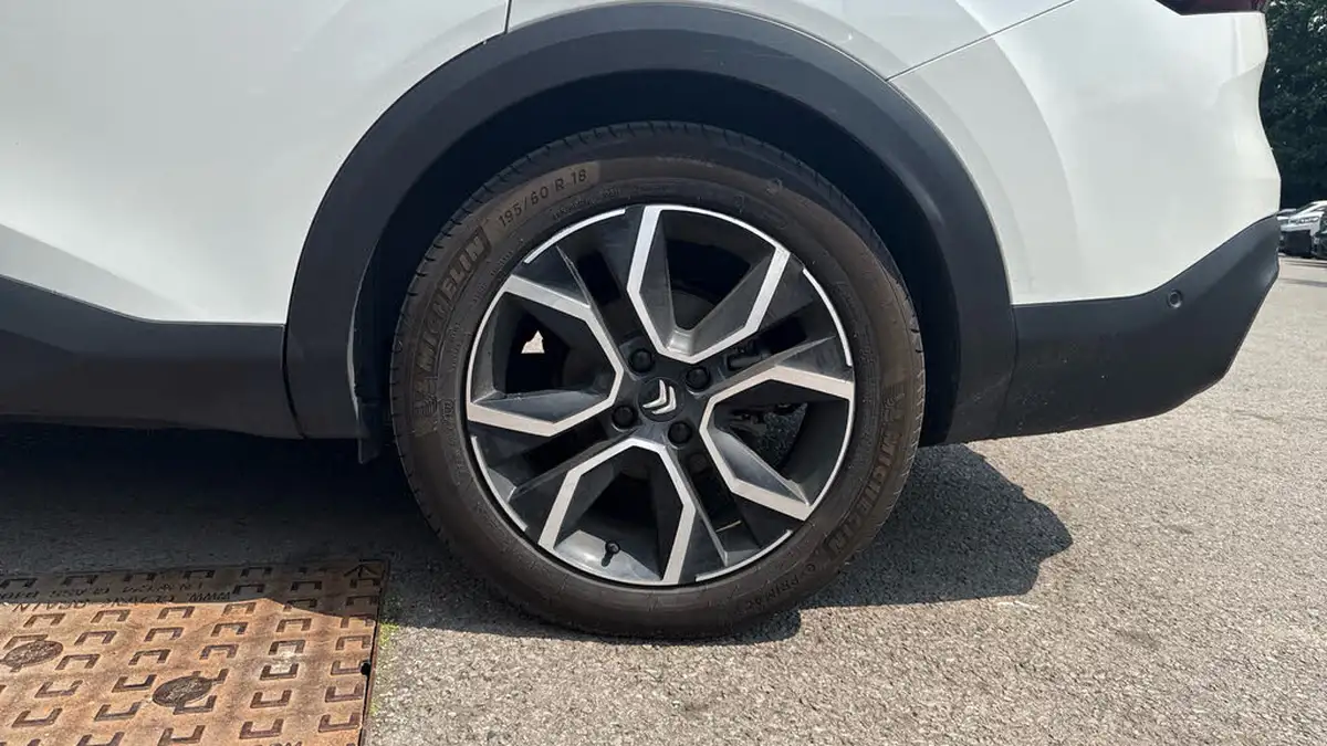 2023-citroen-c4-x-e-shine-plus-big-14