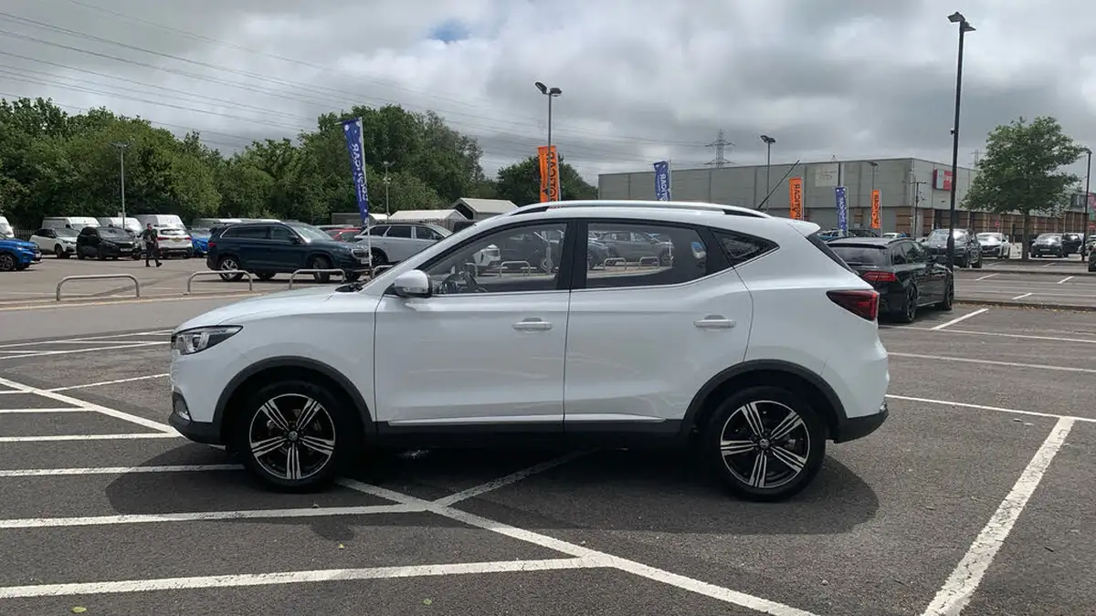 2019-mg-zs-suv-15-vti-tech-exclusive-106ps-big-5