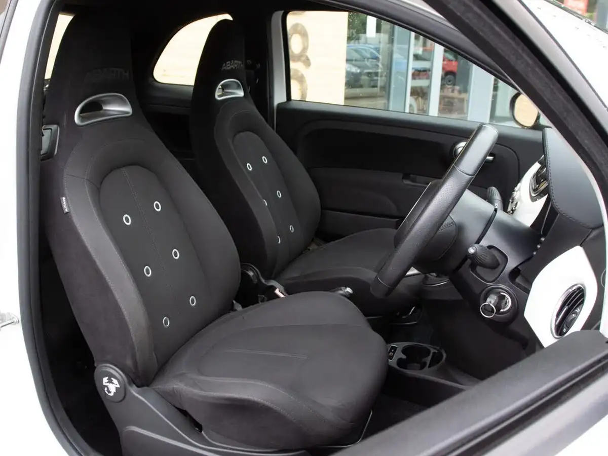 2019-abarth-595-14-tjet-big-27