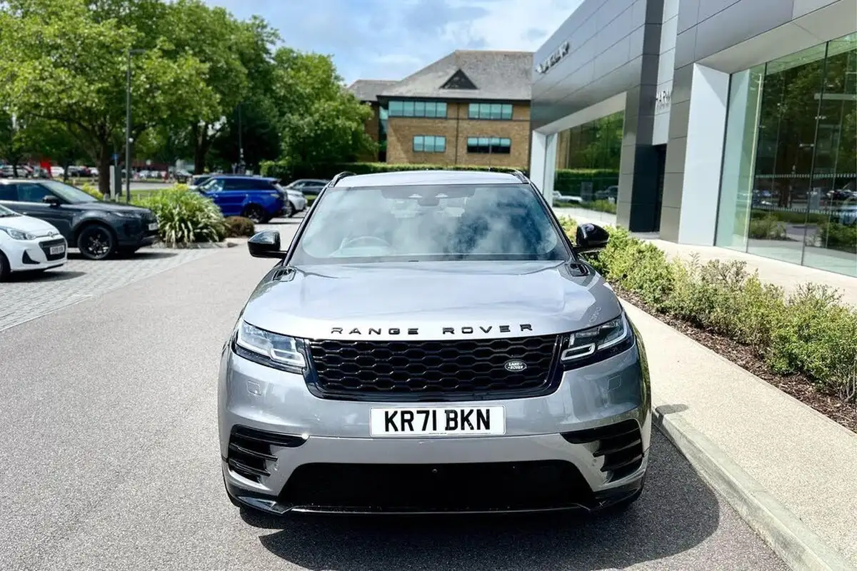 2021-land-rover-range-rover-velar-big-21