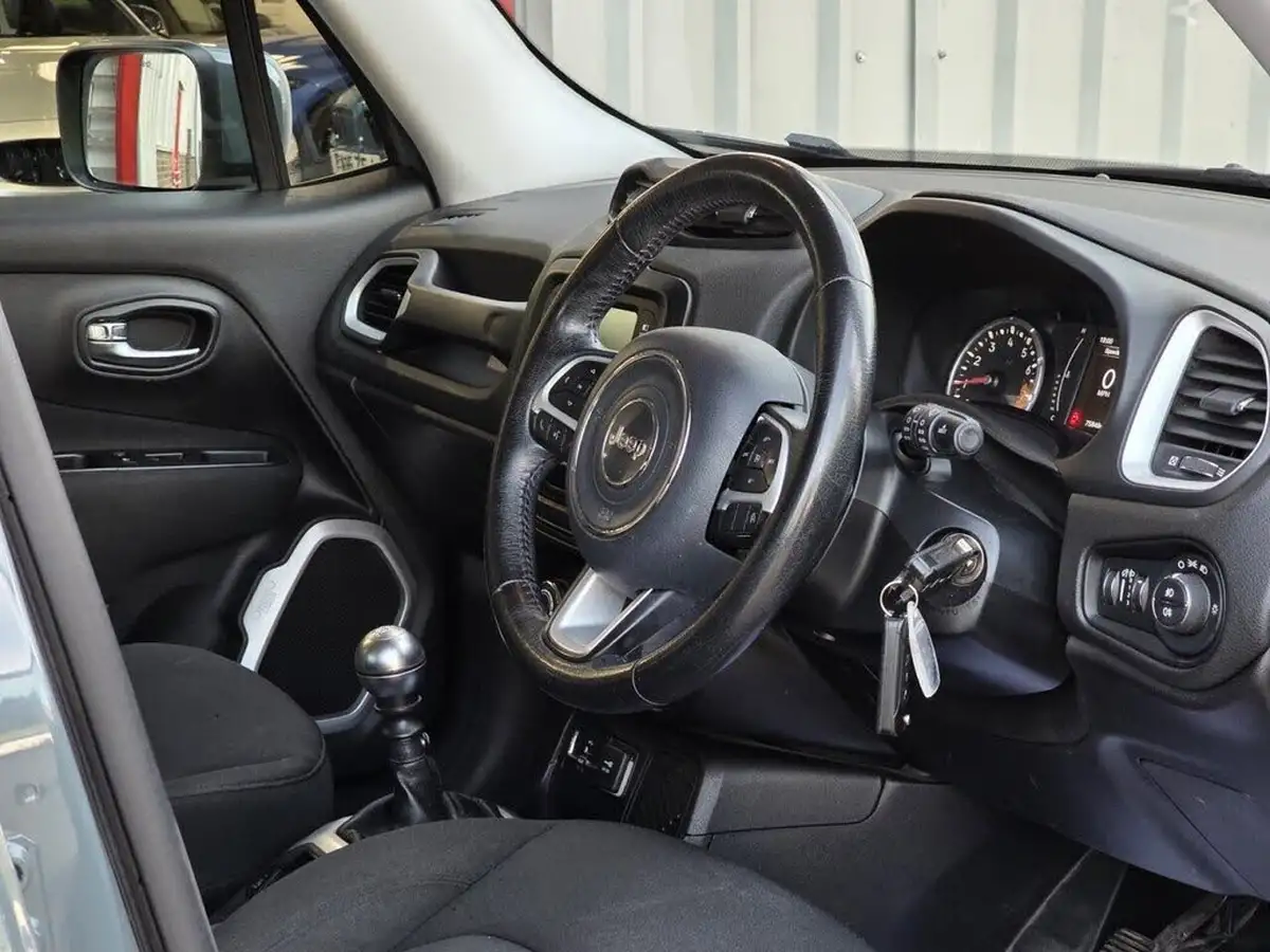 2016-jeep-renegade-14-multiair-ii-longitude-big-30