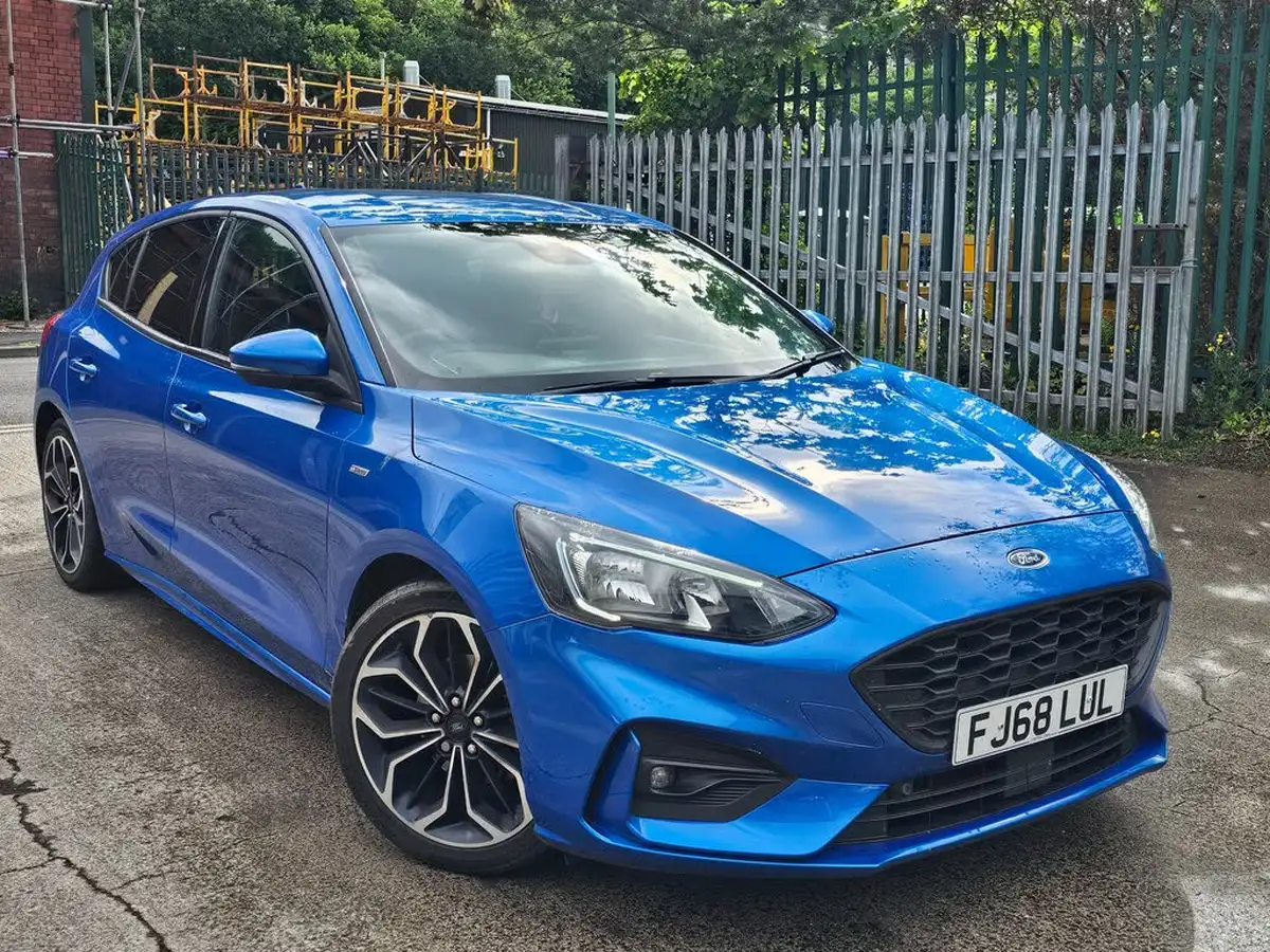 2018-ford-focus-10t-st-line-x-125ps-hatchback-big-0