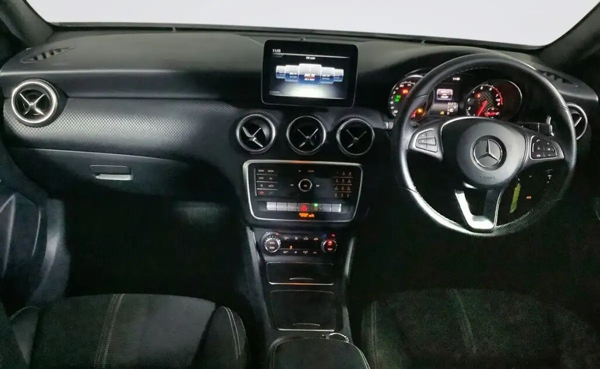 2018-mercedes-benz-a-class-16-a180-sport-edition-ss-7g-dct-big-2