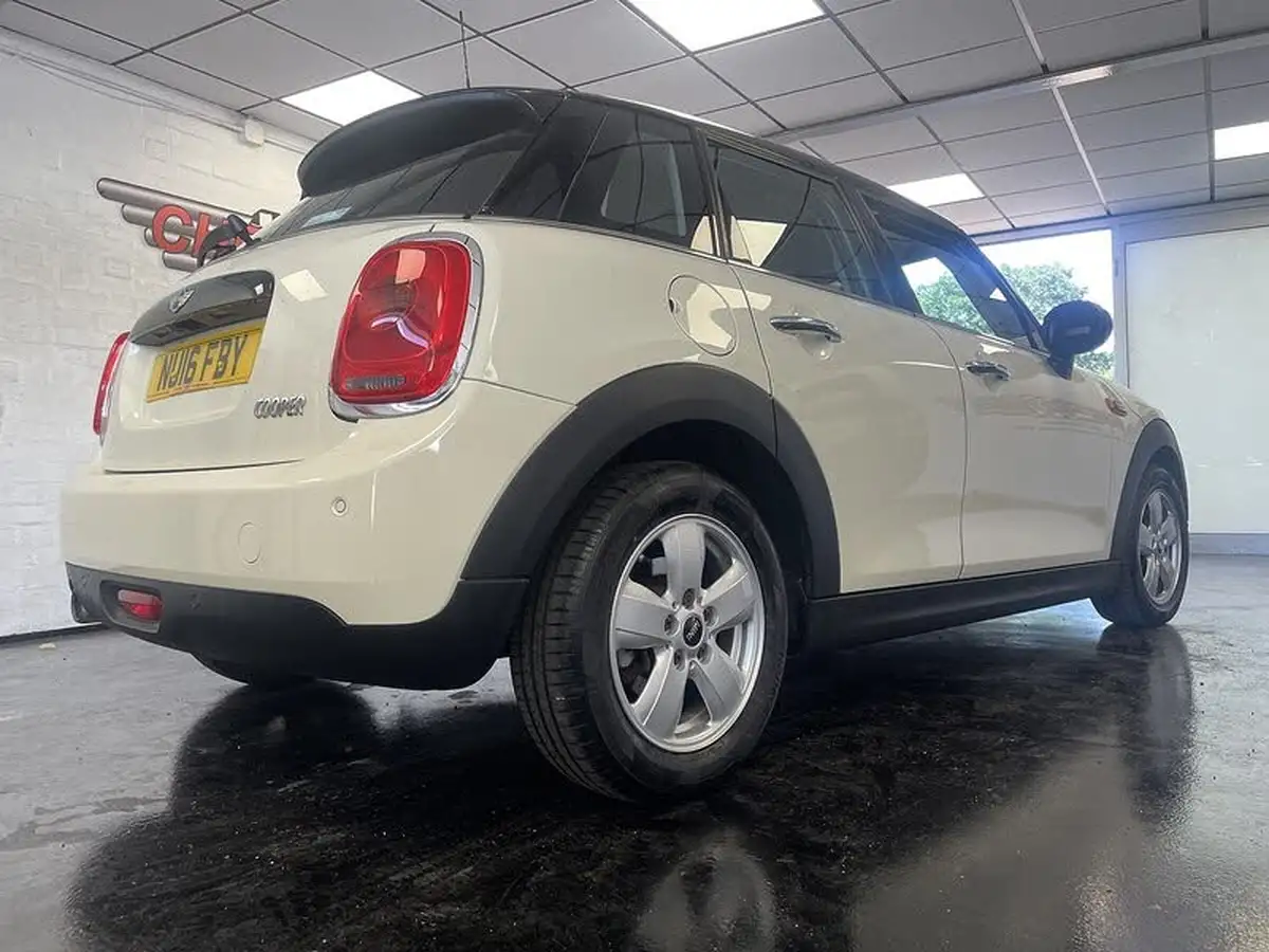 2016-mini-cooper-15-cooper-ss-hatchback-5d-big-9